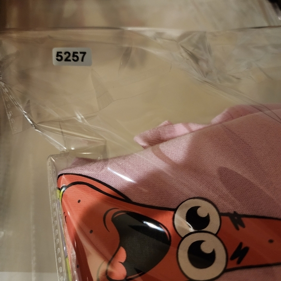 Nickelodeon pink Sponge Bob Pullover Crew Neck Sweater Size S - Picture 11 of 11